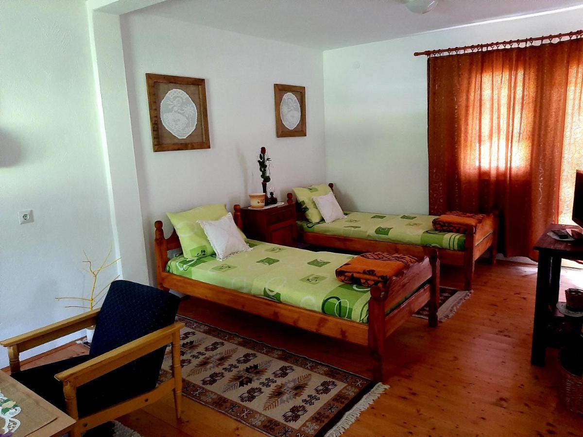 Kosta'S Romantic House Plav Esterno foto